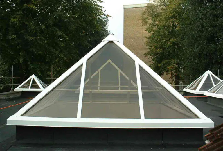 Rooflight installed within a flat roofing system